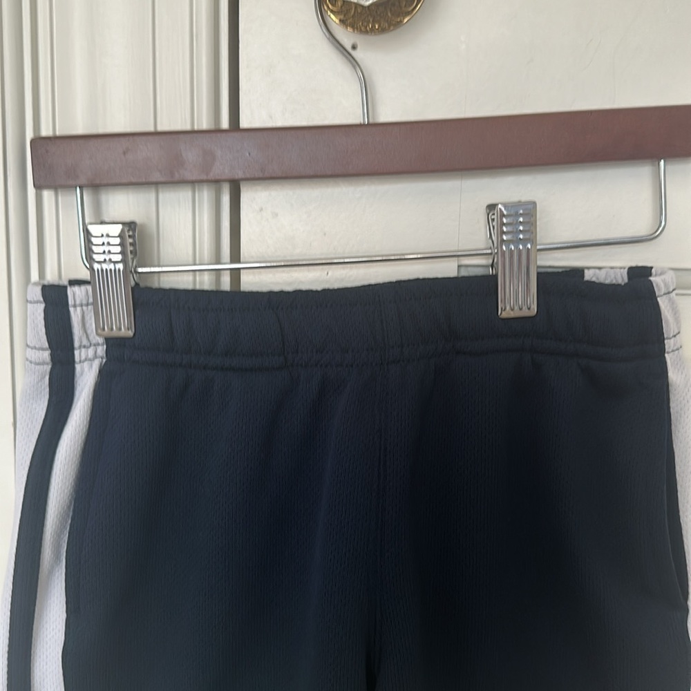 Girl’s Lands End athletic navy shorts - Picture 2 of 3